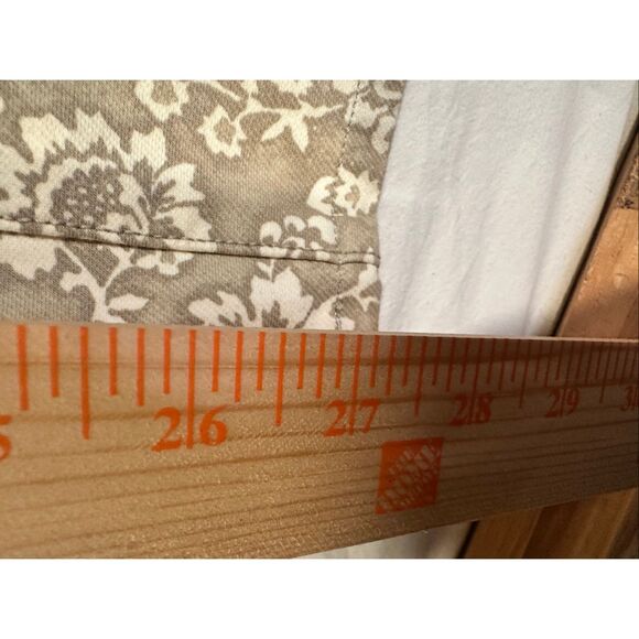 J. McLaughlin floral print straight leg jeans/pants, size 8 - Picture 6 of 8